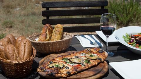    The Olive Grove Cafe and Pizzeria - Horesh Yaron